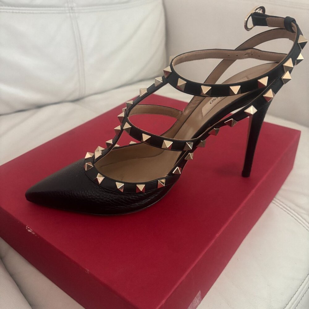 Valentino Garavani Heels - Picture 4 of 9